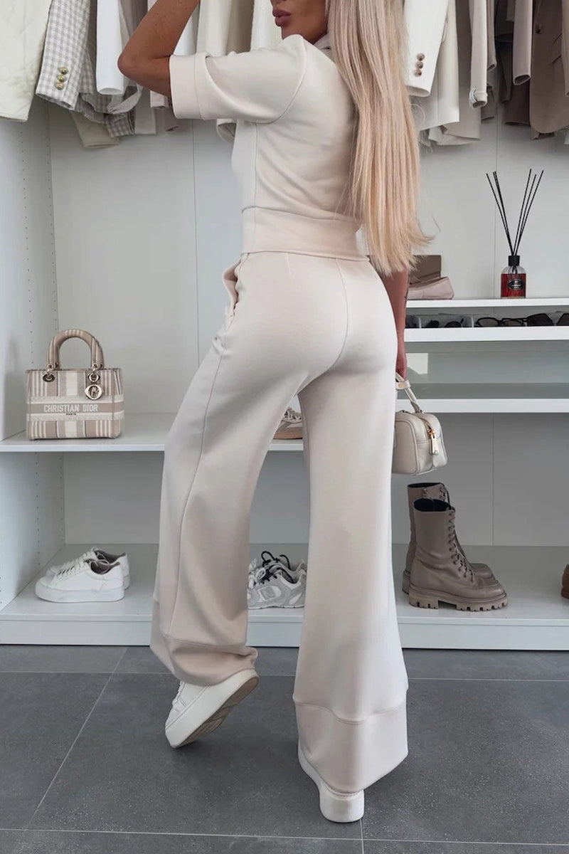 Effortlessly Elegant Pants with a Timeless Design