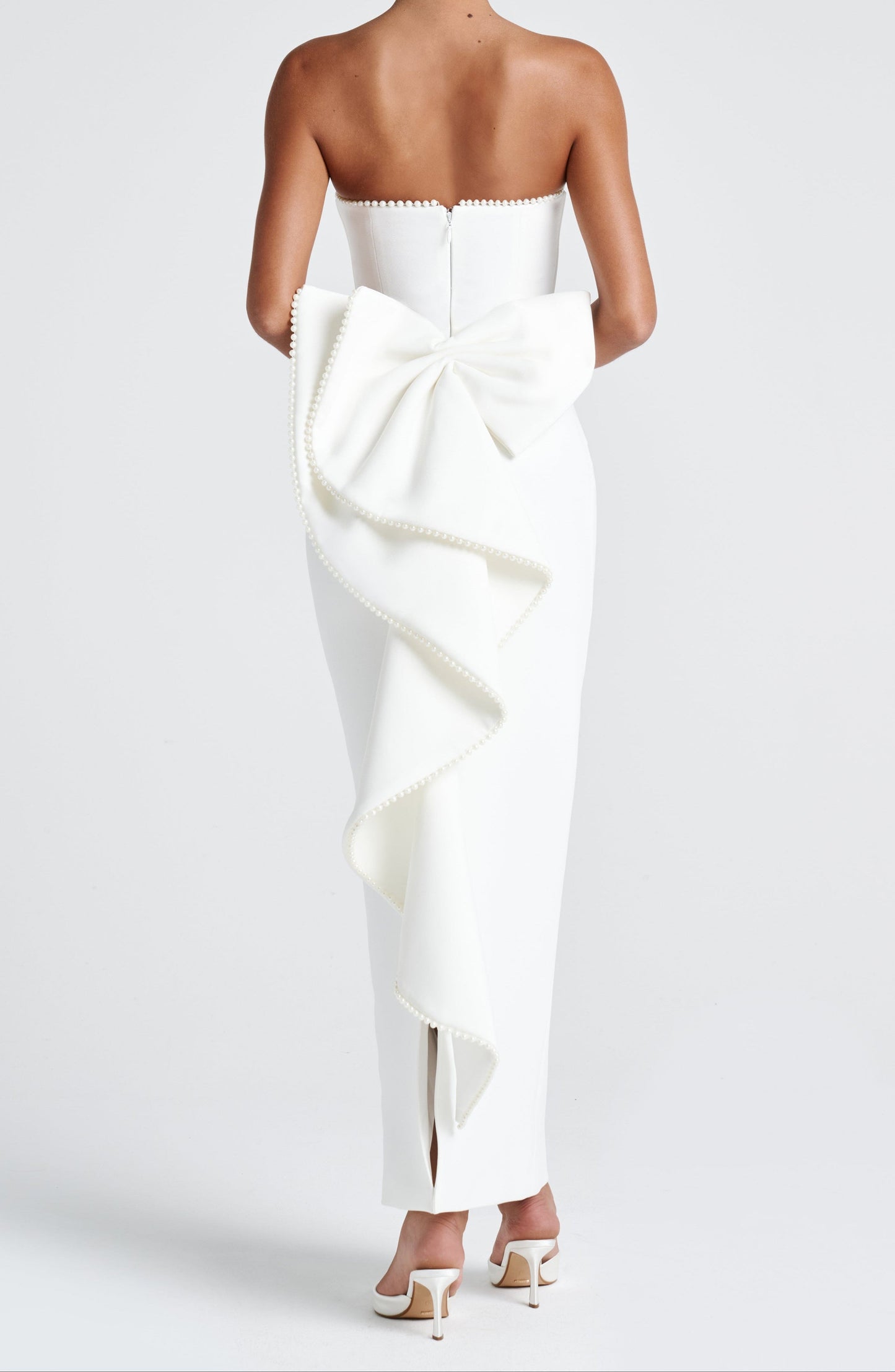 Well Tailored Dress with a Graceful Silhouette