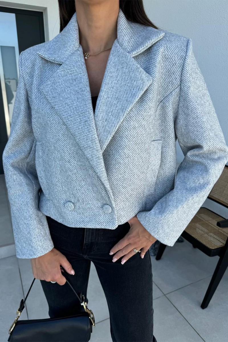 Gracefully Styled Garment for Any Occasion