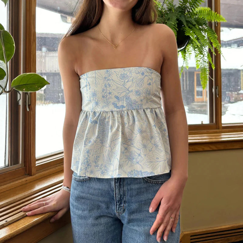 Effortlessly Elegant Top with a Timeless Design