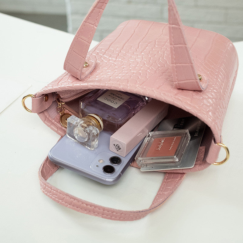 Gracefully Styled Bag for Any Occasion