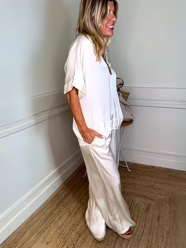 Beautifully Crafted Blouse in a Classic Style