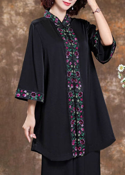 Effortlessly Elegant Top with a Timeless Design