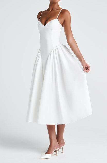 Classic Vintage Dress with a Flattering Fit