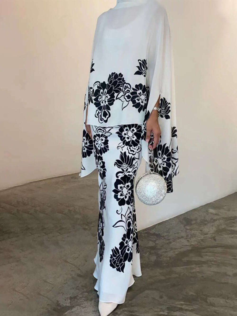 Well Tailored Garment with a Graceful Silhouette
