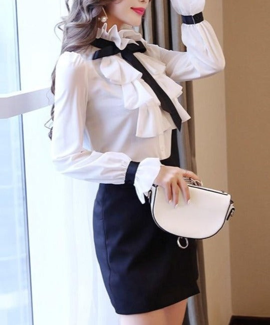 Well Tailored Blouse with a Graceful Silhouette