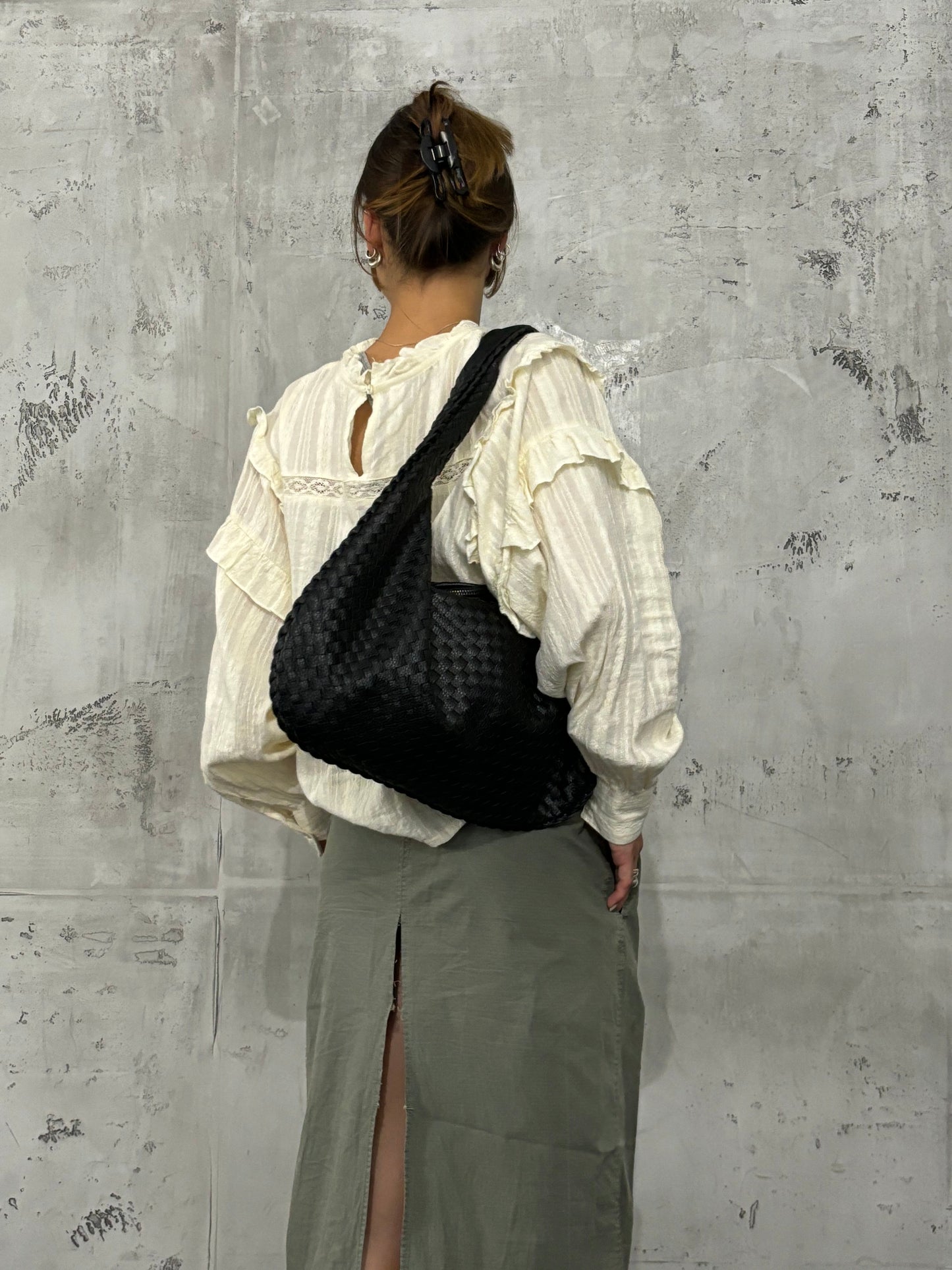 Gracefully Styled Bag for Any Occasion