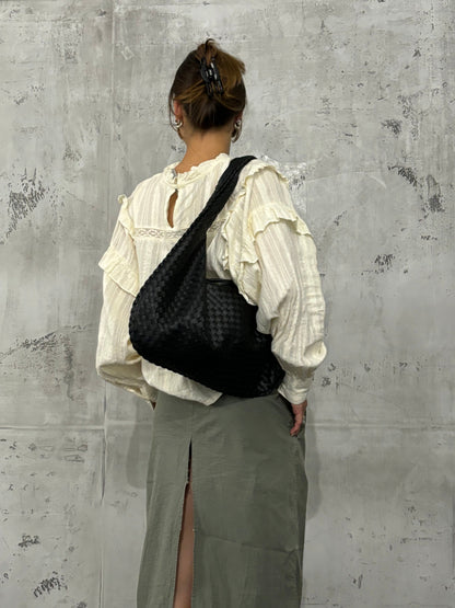Gracefully Styled Bag for Any Occasion