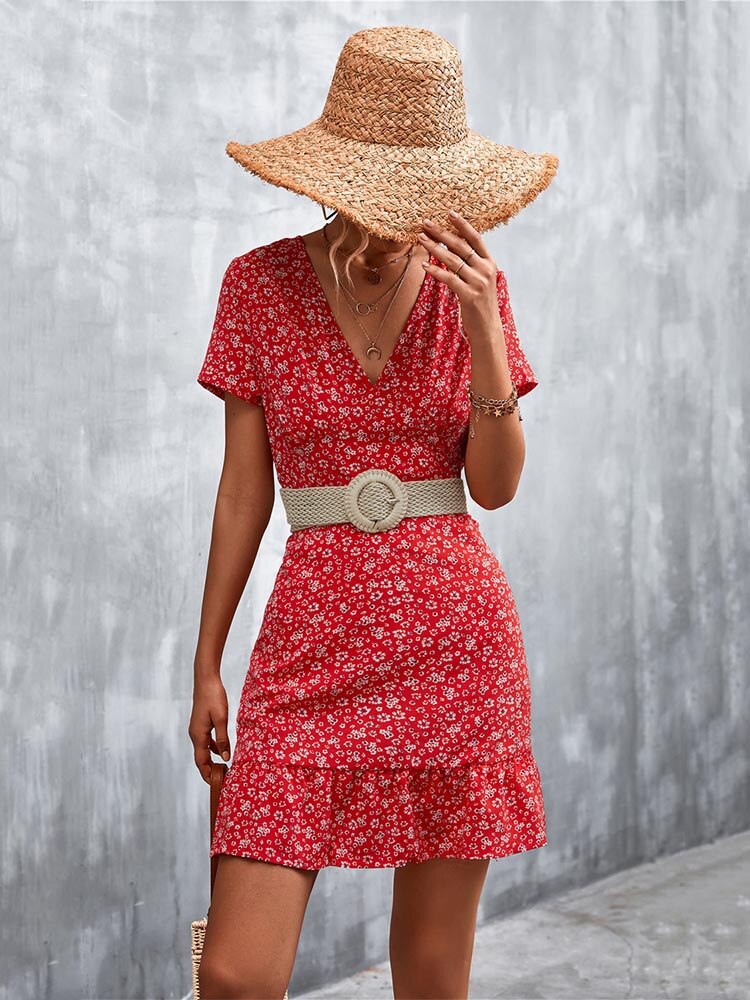 Beautifully Finished Dress in a Timeless Design
