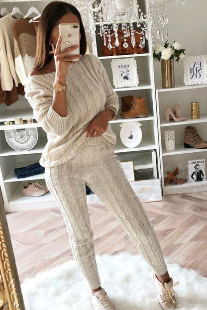 Effortlessly Elegant Sweater with a Timeless Design