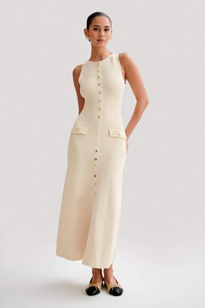 Beautifully Finished Dress in a Timeless Design