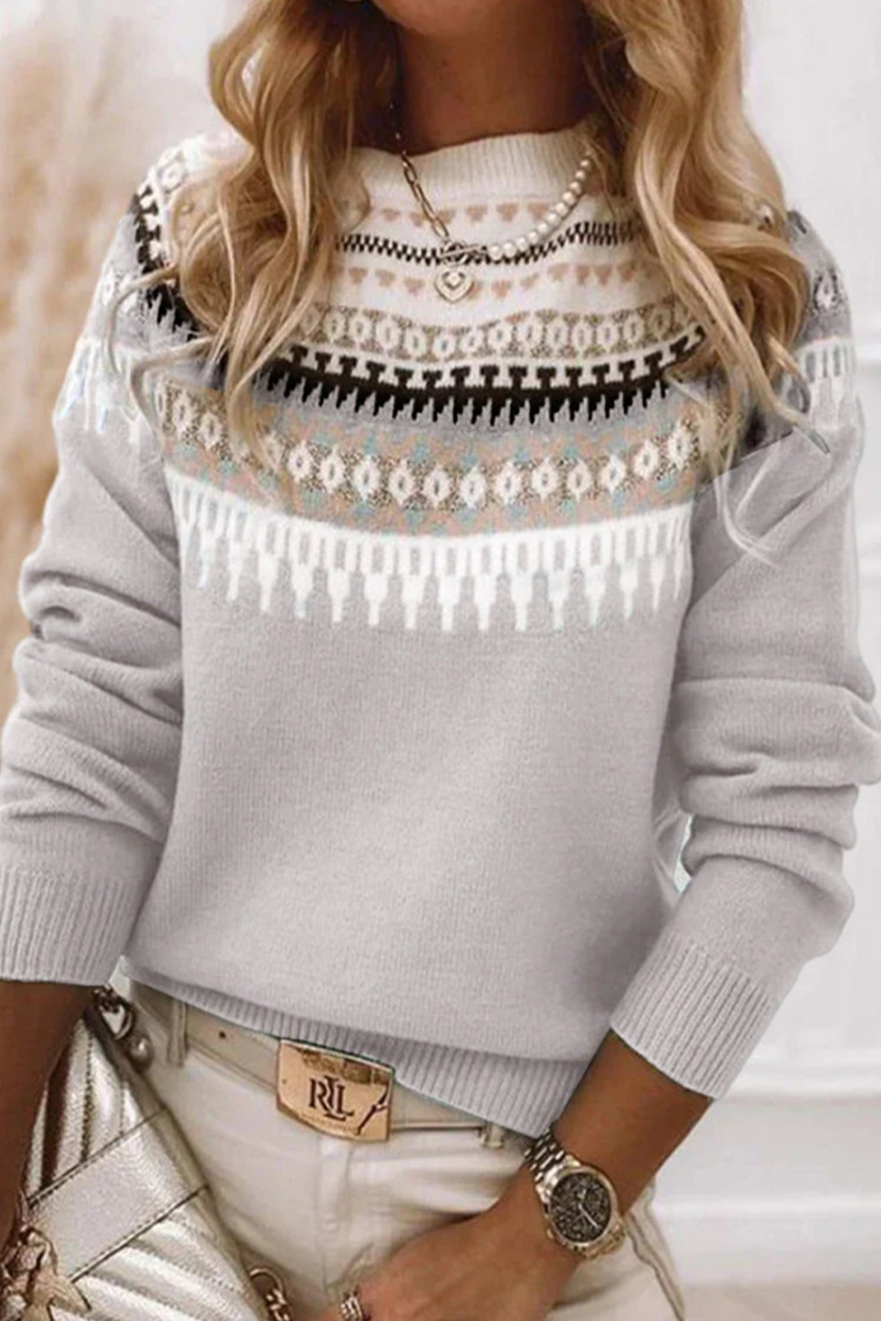 Effortlessly Elegant Sweater with a Timeless Design