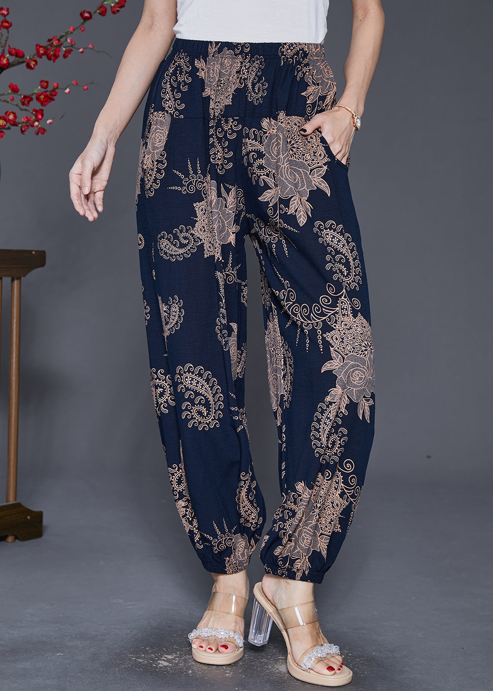 Well Tailored Pants with a Graceful Silhouette