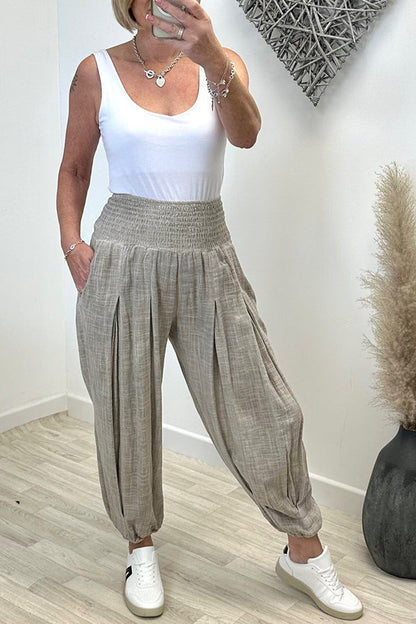 Classic Vintage Pants with a Flattering Fit