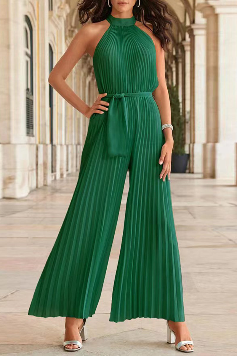 Sophisticated Garment with a Clean Classic Look