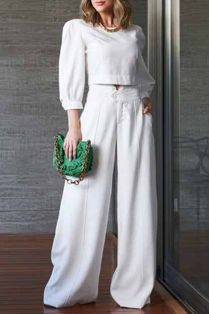 Effortlessly Elegant Garment with a Timeless Design
