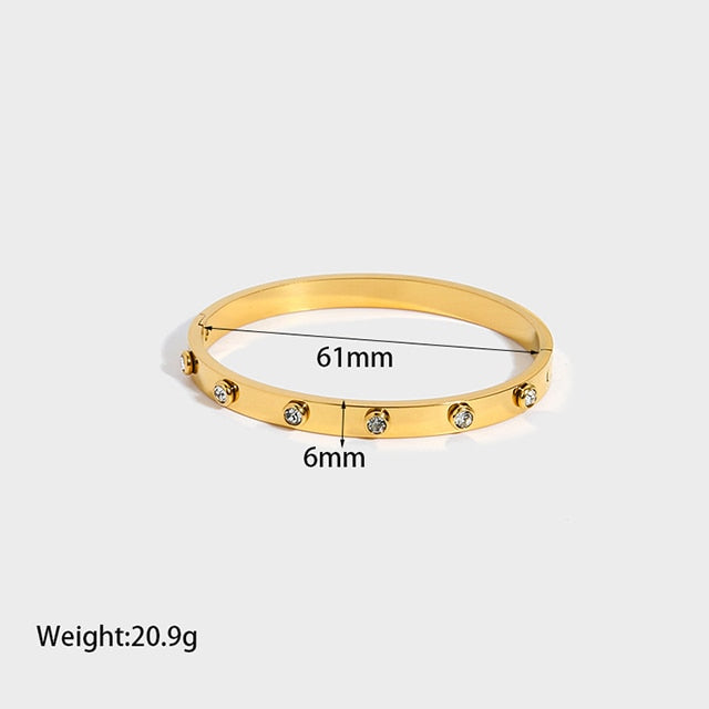 Effortlessly Elegant Garment with a Timeless Design
