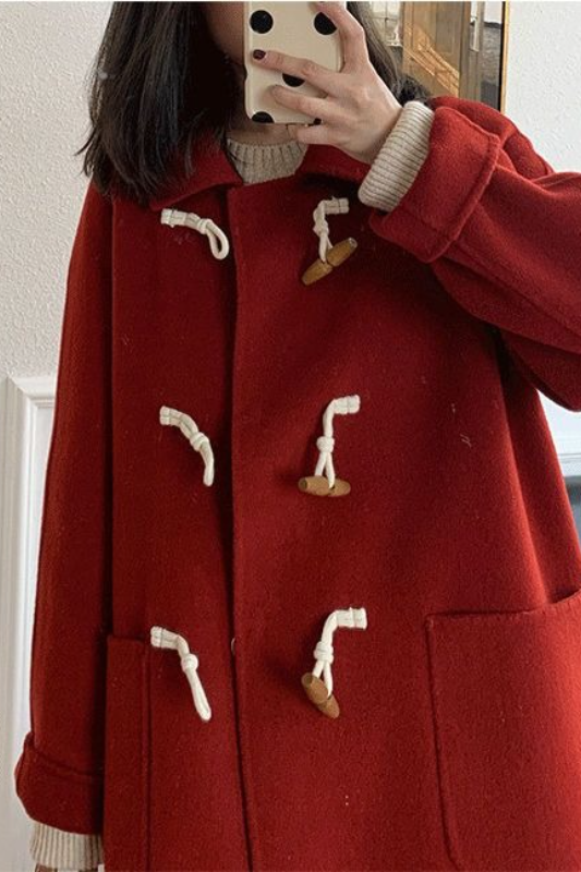 Well Tailored Coat with a Graceful Silhouette