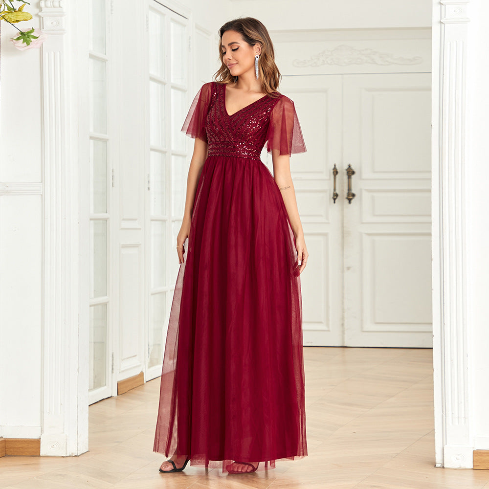 Beautifully Finished Dress in a Timeless Design