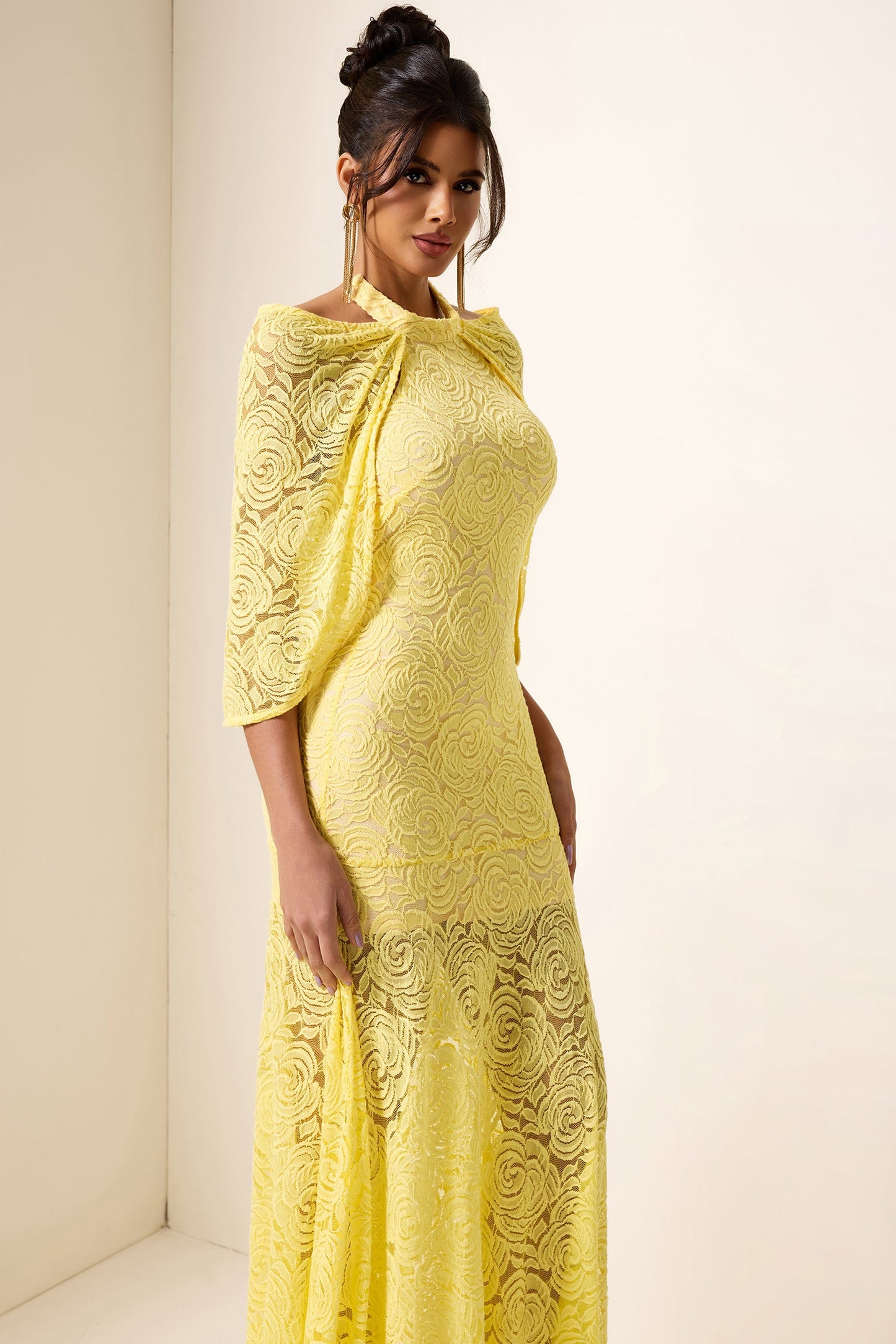 Effortlessly Elegant Dress with a Timeless Design