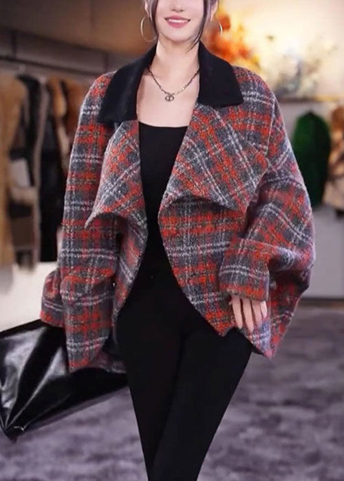 Elegantly Styled Coat for Everyday Wear