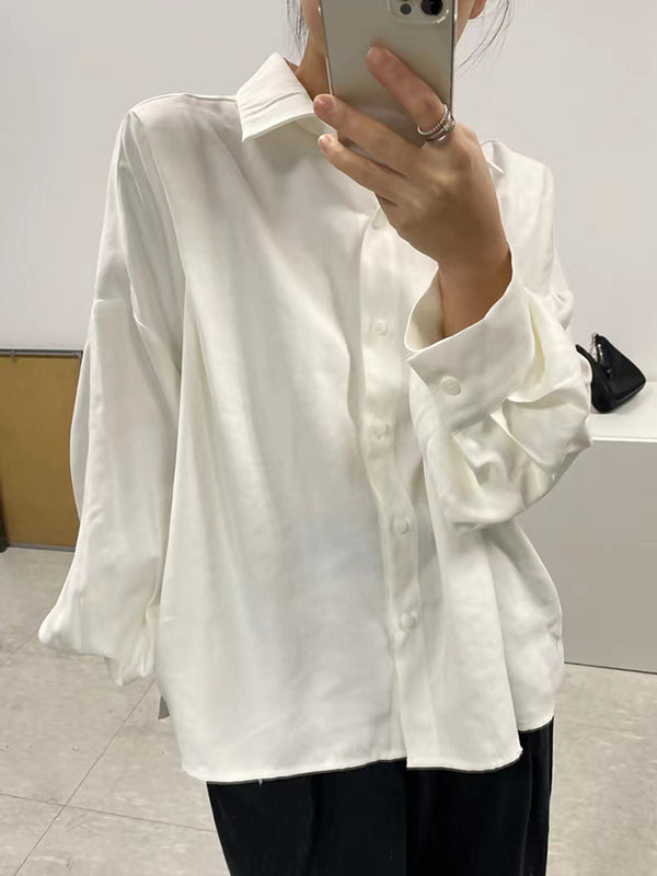 Sophisticated Blouse with a Clean Classic Look