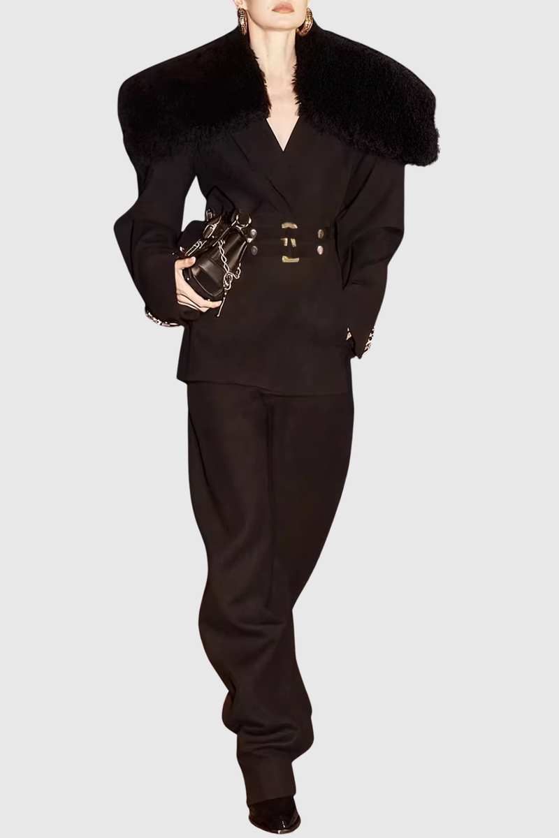 Well Tailored Jacket with a Graceful Silhouette