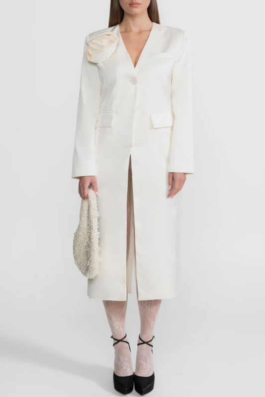 Gracefully Styled Coat for Any Occasion