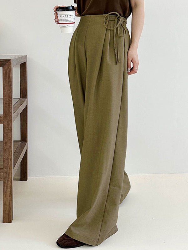 Well Tailored Trousers with a Graceful Silhouette