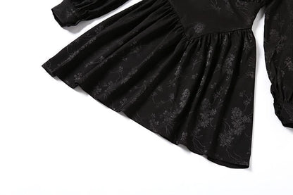 Effortlessly Elegant Dress with a Timeless Design