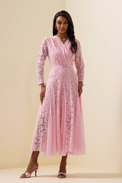 Gracefully Styled Dress for Any Occasion