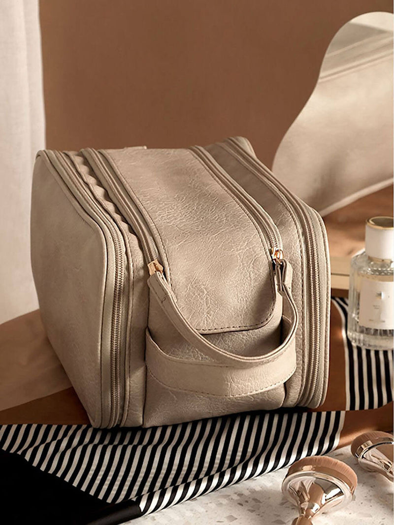 Beautifully Finished Bag in a Timeless Design