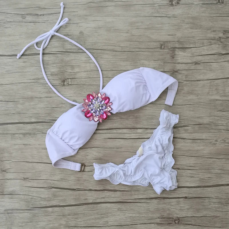 Well Tailored Bikini with a Graceful Silhouette