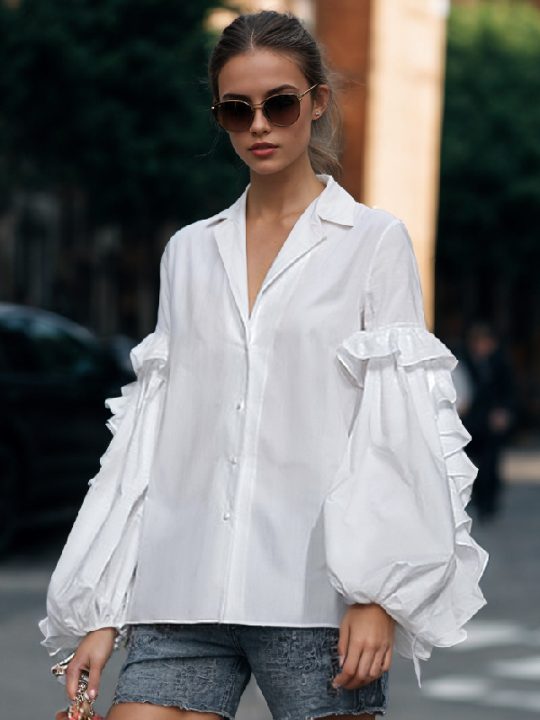 Beautifully Crafted Blouse in a Classic Style
