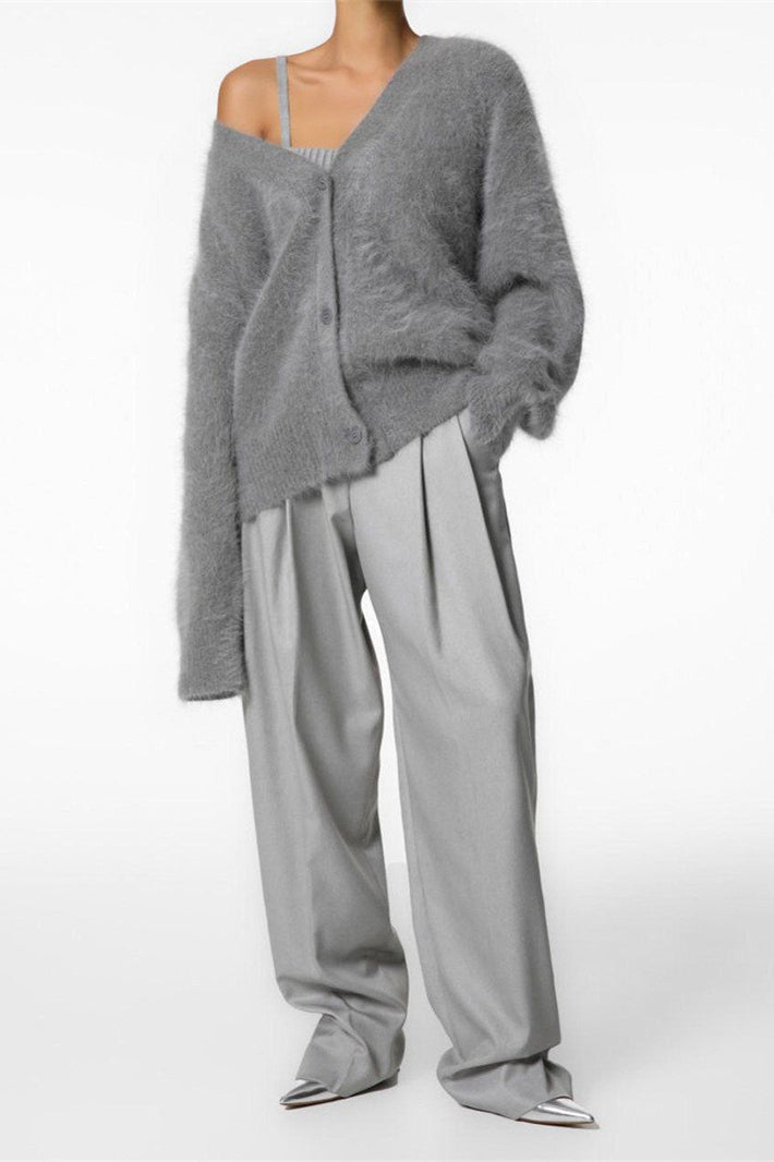 Well Tailored Cardigan with a Graceful Silhouette