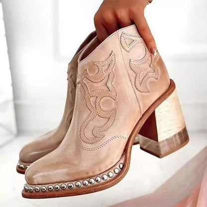 Well Tailored Boots with a Graceful Silhouette
