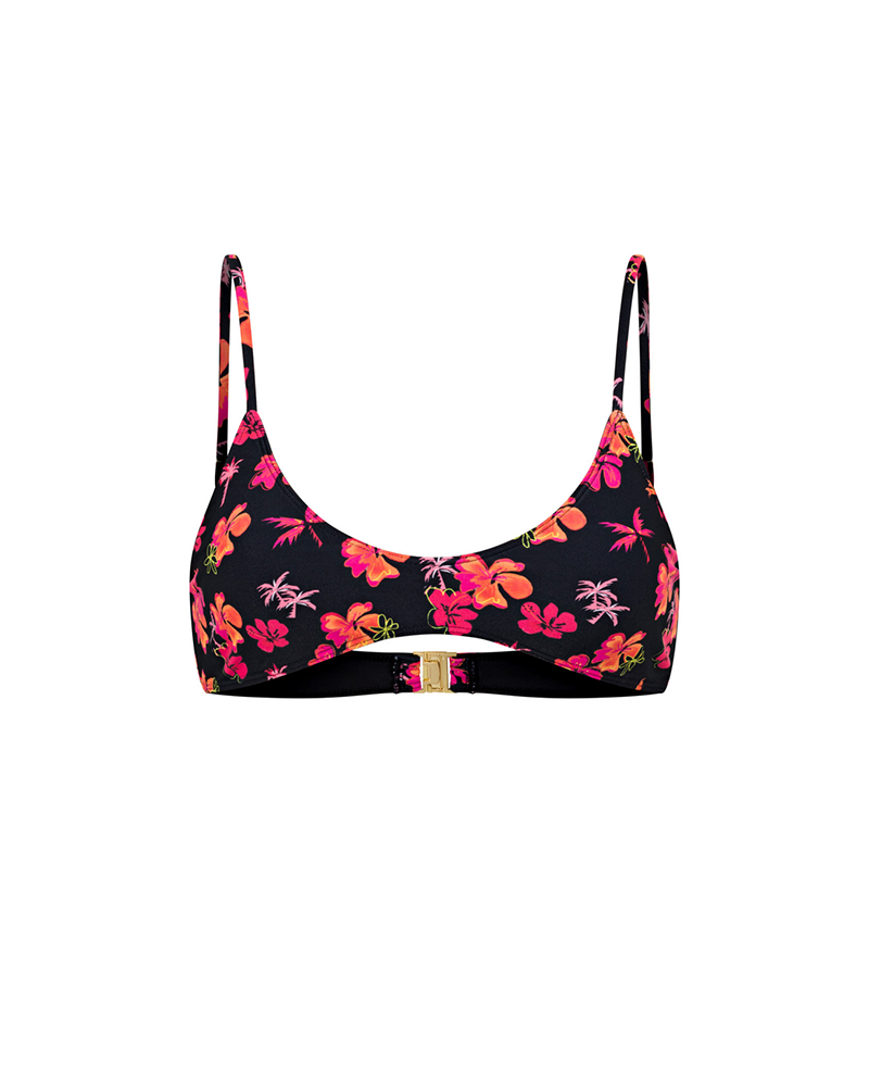 Well Tailored Bikini with a Graceful Silhouette