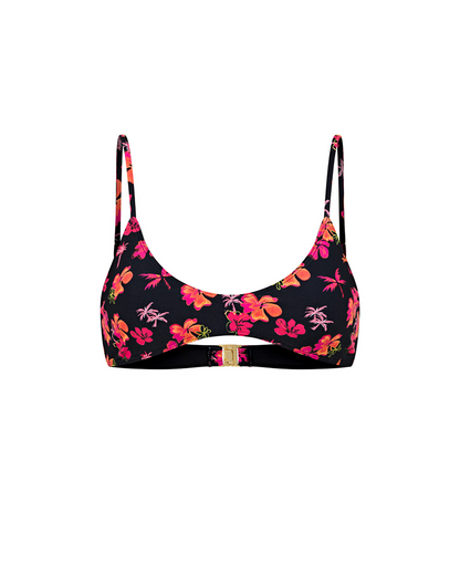 Well Tailored Bikini with a Graceful Silhouette