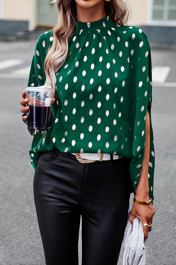 Effortlessly Elegant Blouse with a Timeless Design