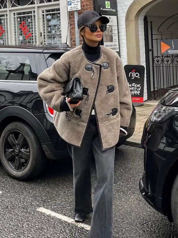 Gracefully Styled Cardigan for Any Occasion