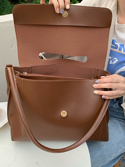 Well Tailored Bag with a Graceful Silhouette
