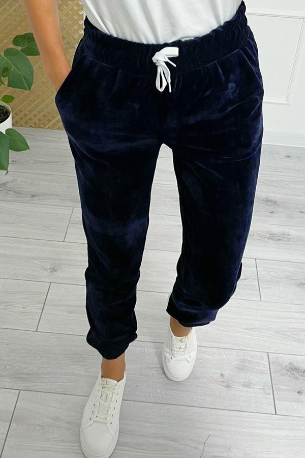 Well Tailored Pants with a Graceful Silhouette