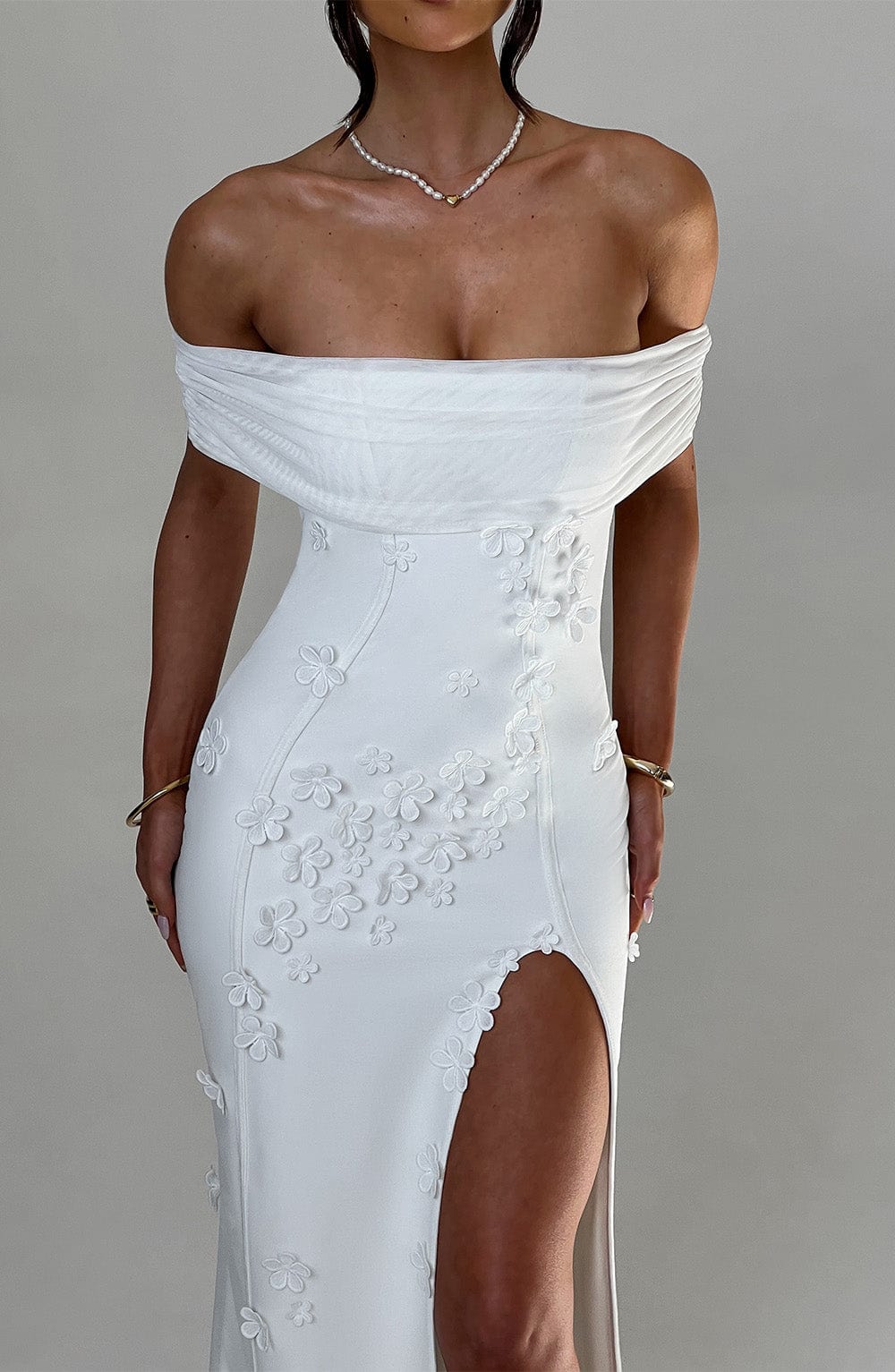 Well Tailored Dress with a Graceful Silhouette