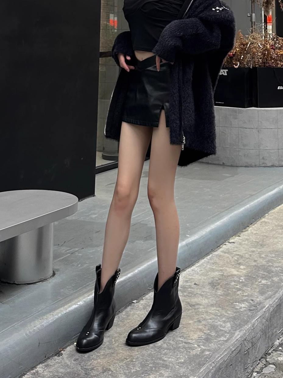 Sophisticated Boots with a Clean Classic Look
