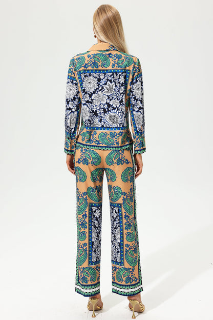 Effortlessly Elegant Garment with a Timeless Design