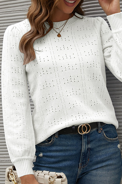 Well Tailored Top with a Graceful Silhouette