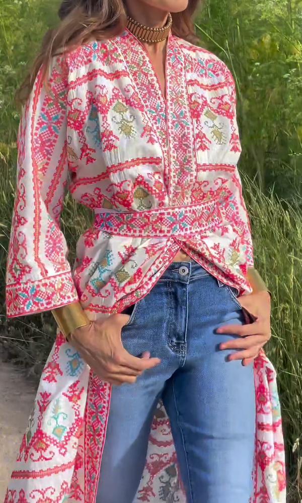 Beautifully Finished Top in a Timeless Design