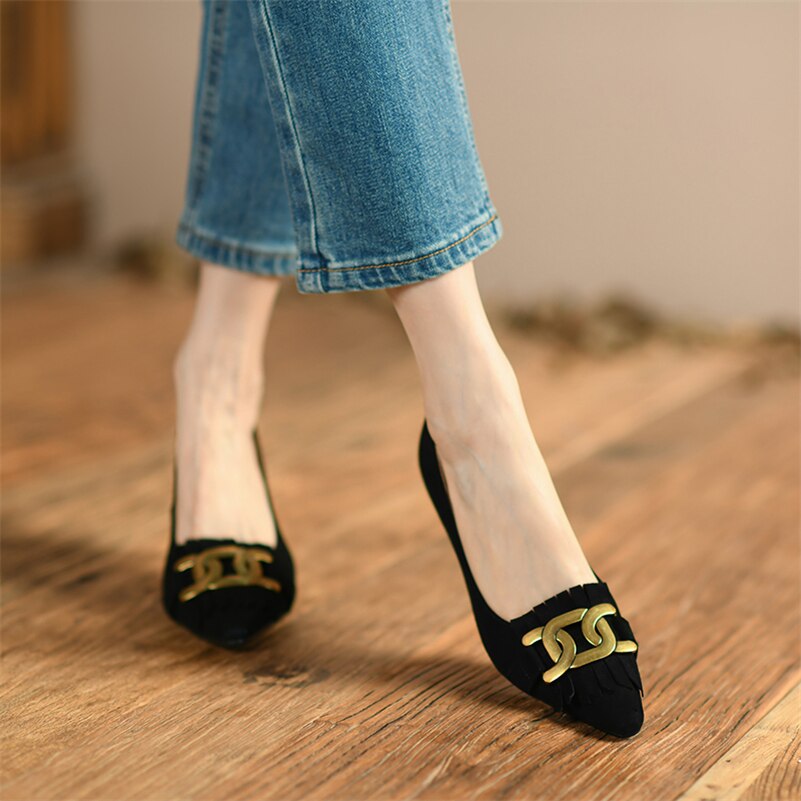 Polished Heels with an Effortless Classic Look
