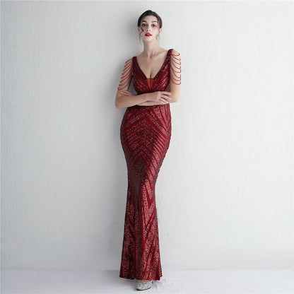 Beautifully Finished Dress in a Timeless Design