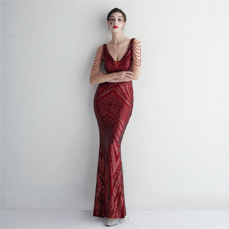 Beautifully Finished Dress in a Timeless Design